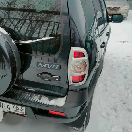 Накладки задних фонарей для Chevrolet Niv@ нового образца "Бертони" (квадратные) купить недорого с доставкой в Саранск